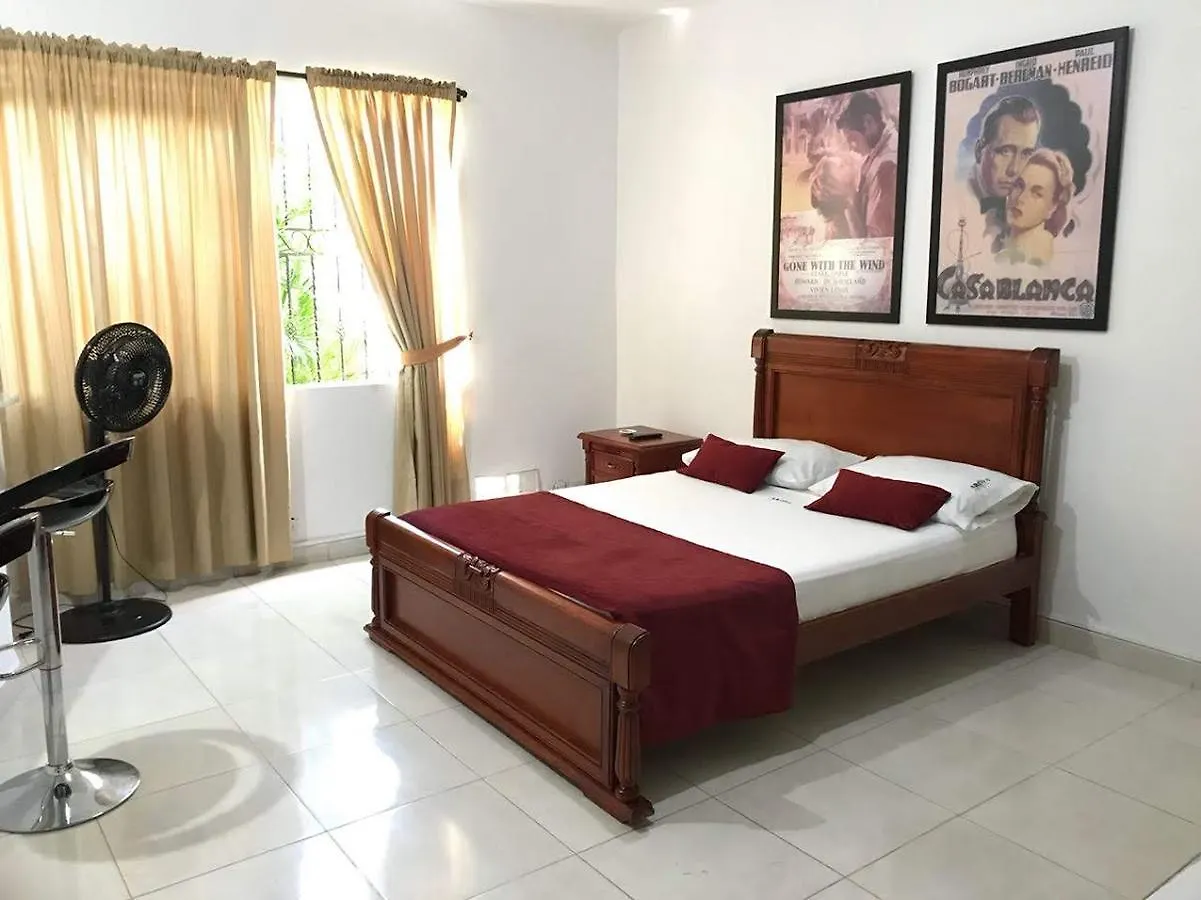 Arco Apartasuites Кали